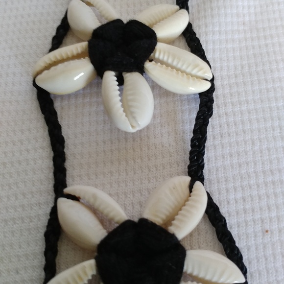 Belt Shell Flower Stretch - Picture 4 of 6